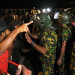 sri-lankan-security-troops-raid-galle-face-protest-site-2